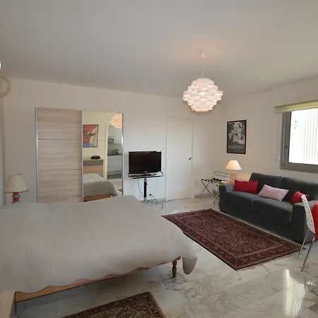 President Luxurious Center * Cannes